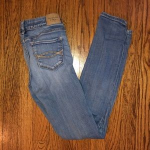 Medium wash skinny jeans